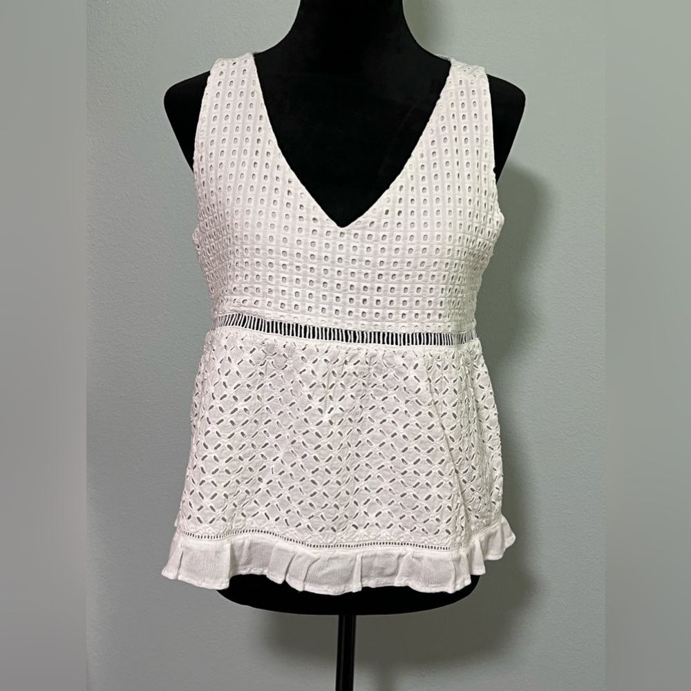 PAPER CRANE V Neck Eyelet Top - L